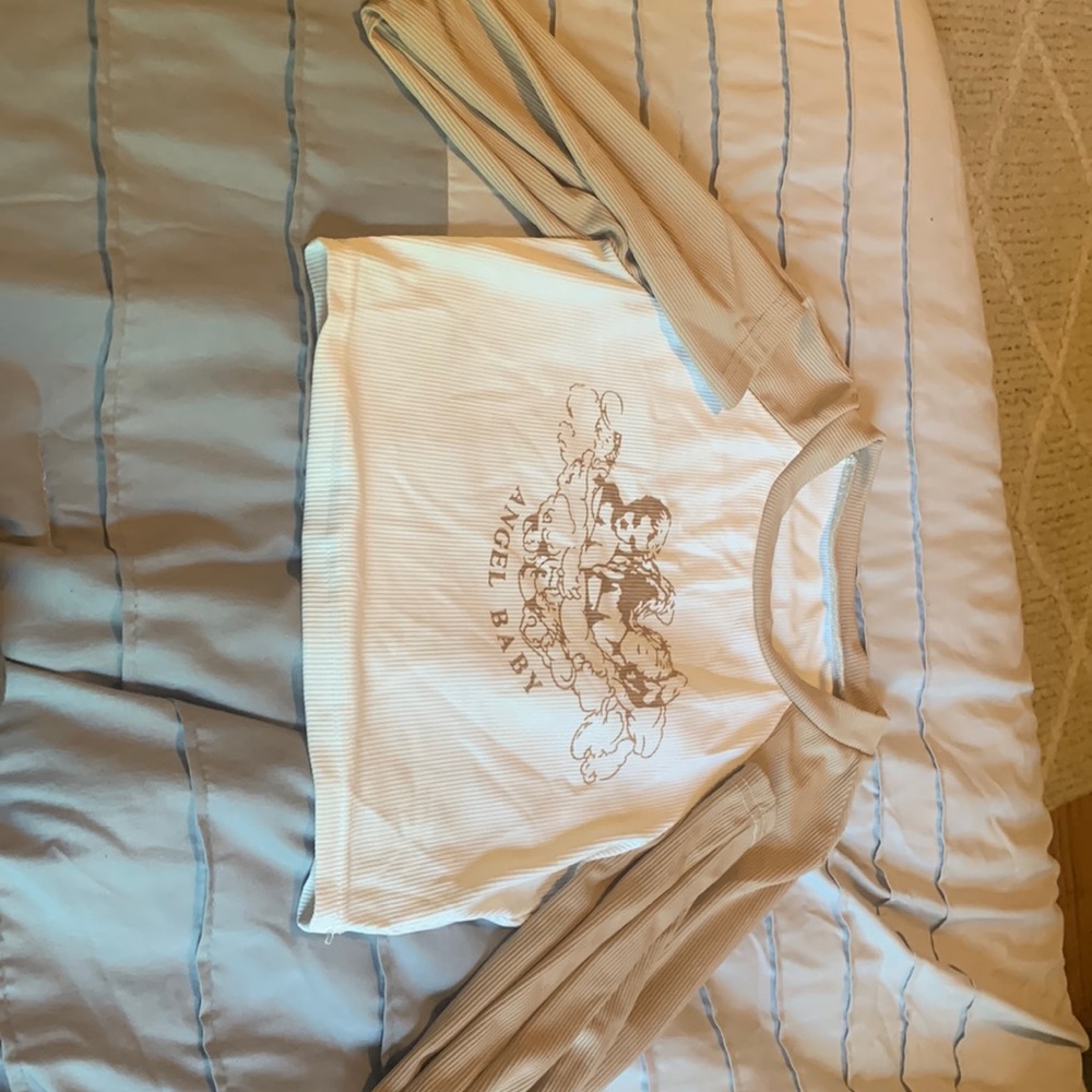 SHIEN figure & letter graphic Raglan Sleeve crop top beige and white XS/(2)